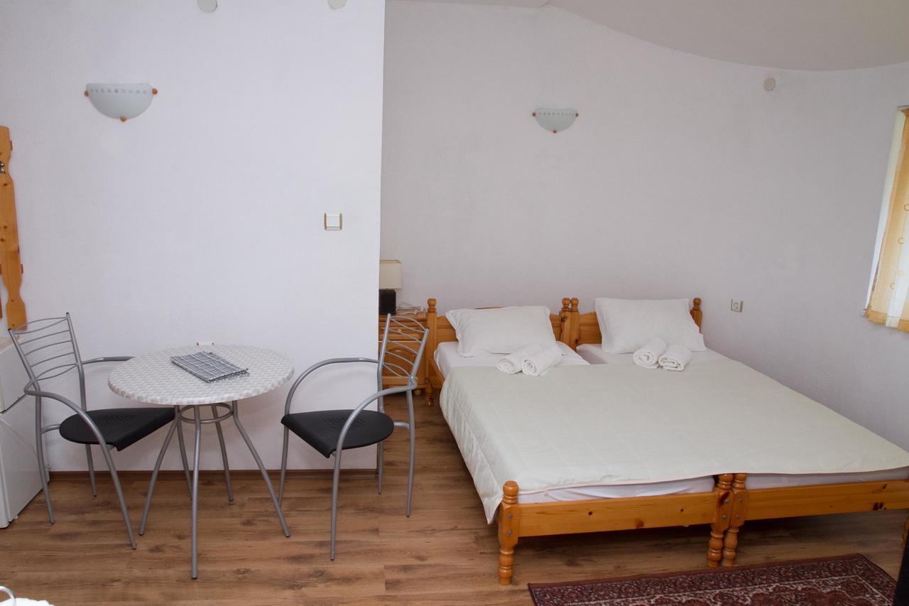 Guest House Sokratovi 奥布佐尔 外观 照片